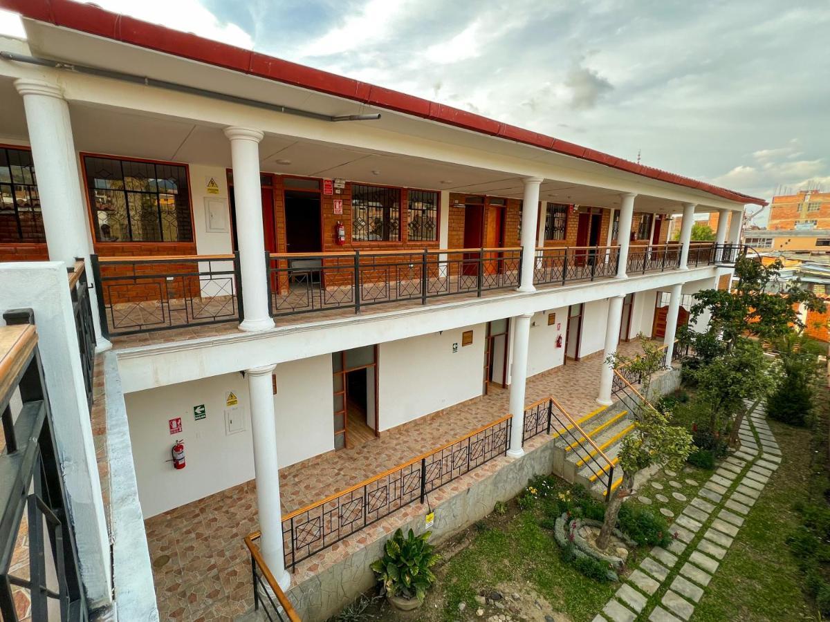 Hostel Tupac Huaraz Zewnętrze zdjęcie