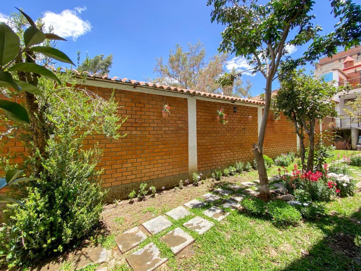 Hostel Tupac Huaraz Zewnętrze zdjęcie
