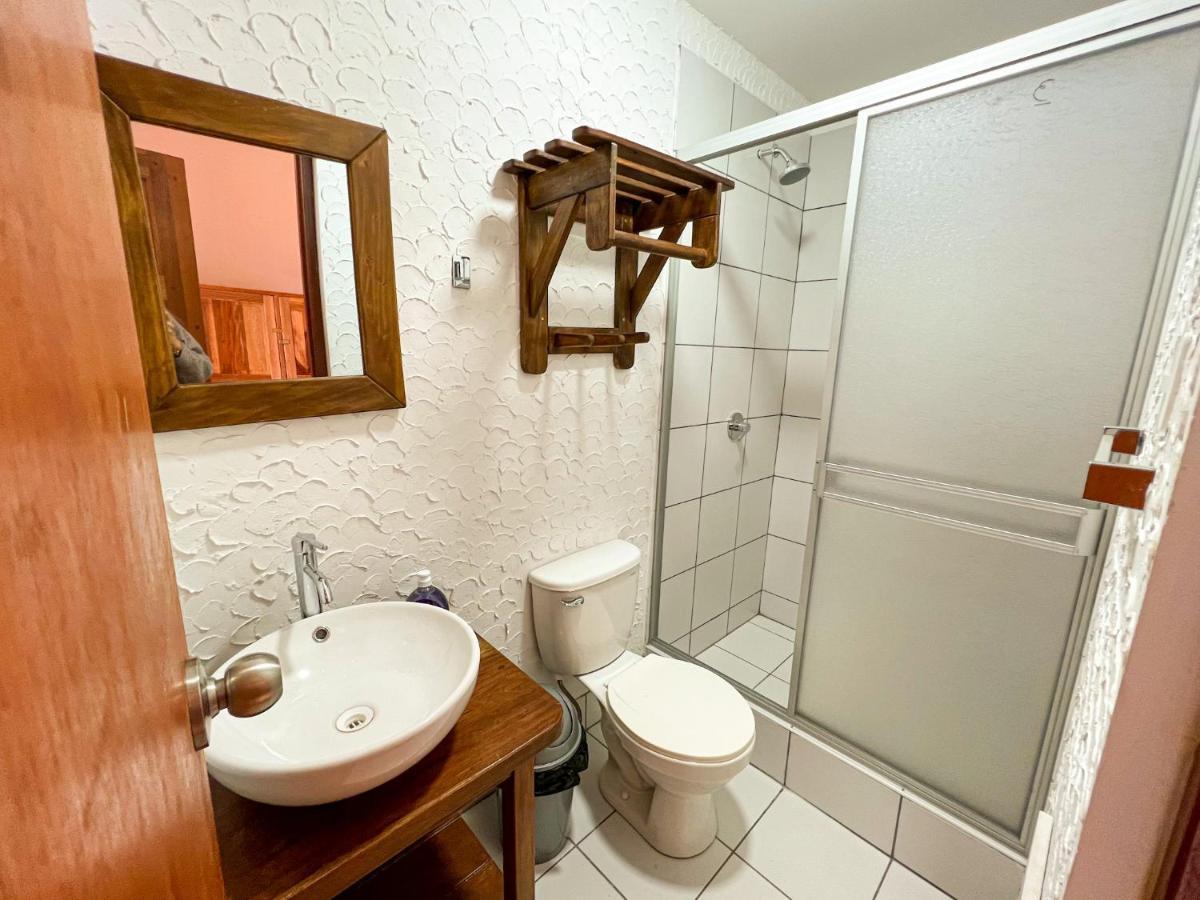 Hostel Tupac Huaraz Zewnętrze zdjęcie