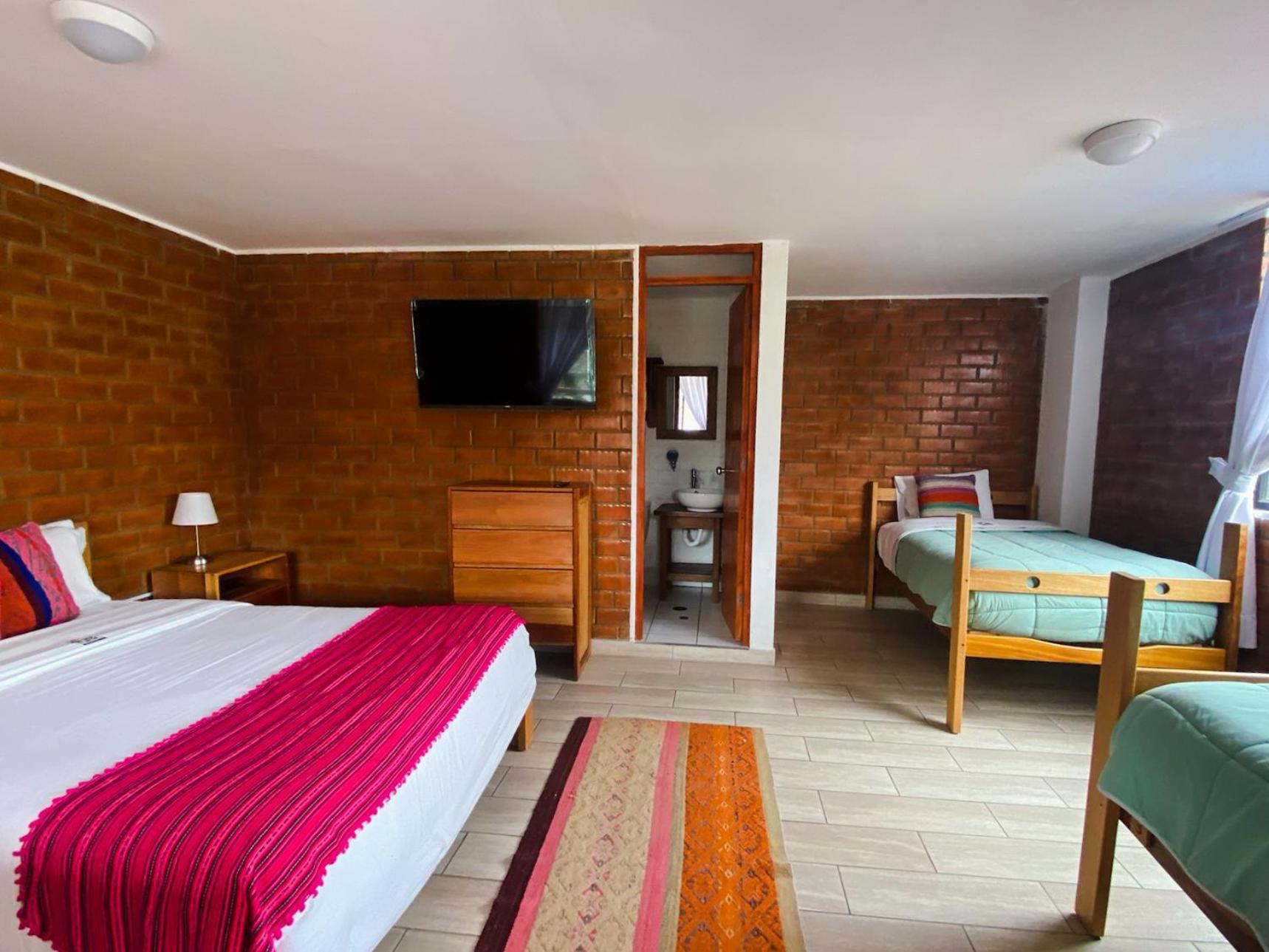 Hostel Tupac Huaraz Zewnętrze zdjęcie