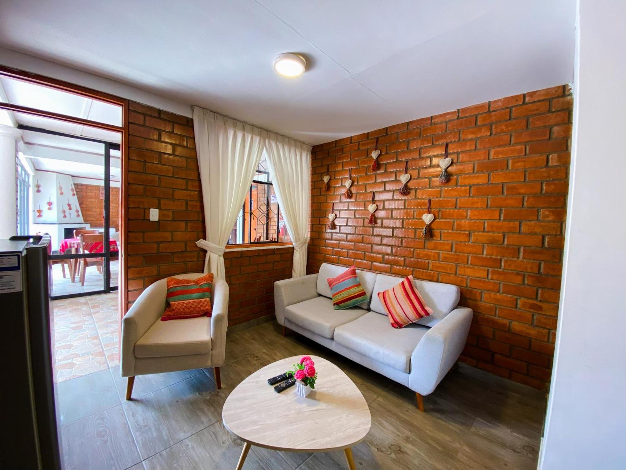 Hostel Tupac Huaraz Zewnętrze zdjęcie